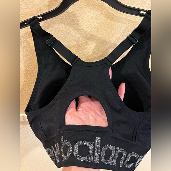 New Balance Seamless Cami Sports Bra. Racerback. Black w/ silver logo. M. NWOT - Picture 5 of 14